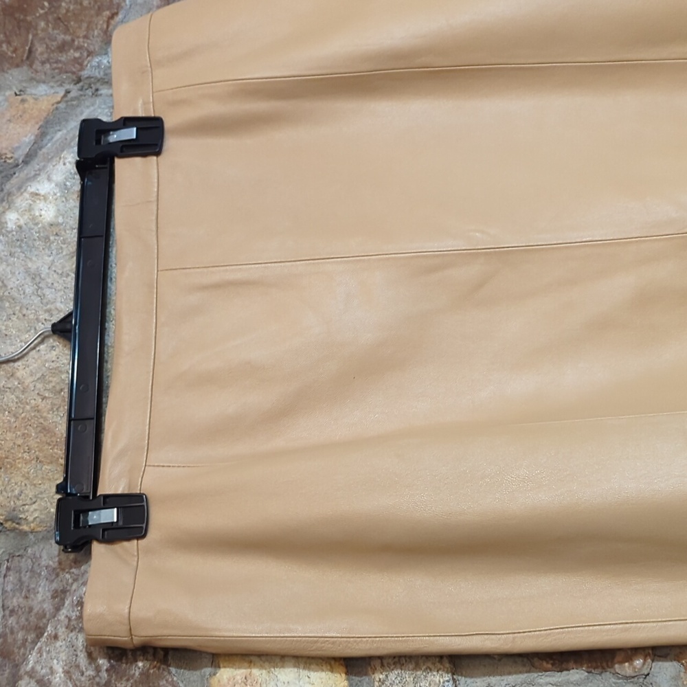 Kasper Classic Tan Leather Skirt - Picture 2 of 9